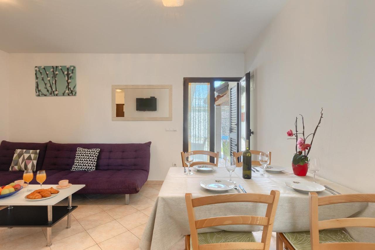 Apartmani Martina Porec Exterior photo