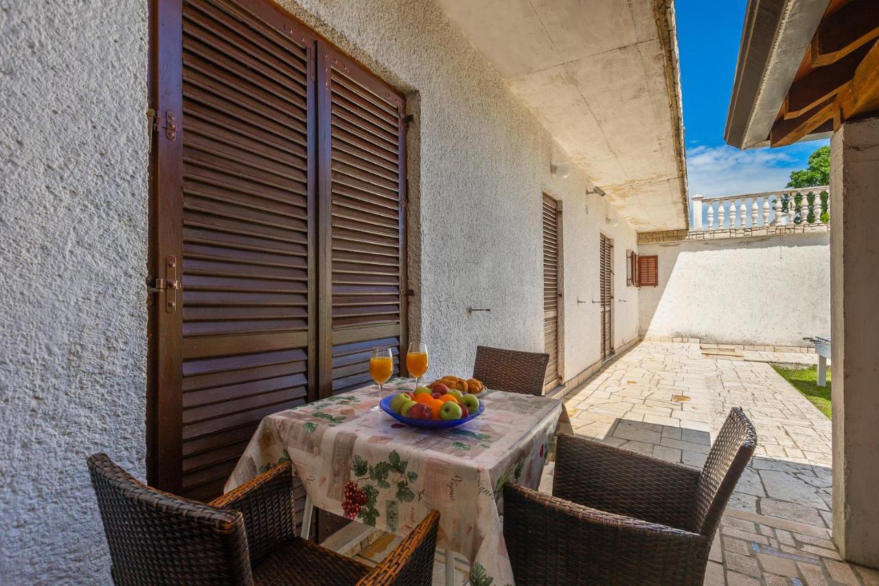Apartmani Martina Porec Exterior photo