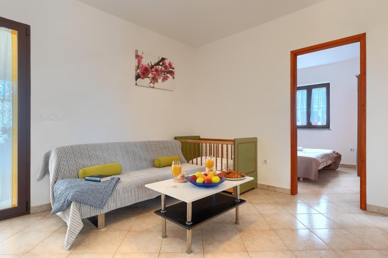 Apartmani Martina Porec Exterior photo